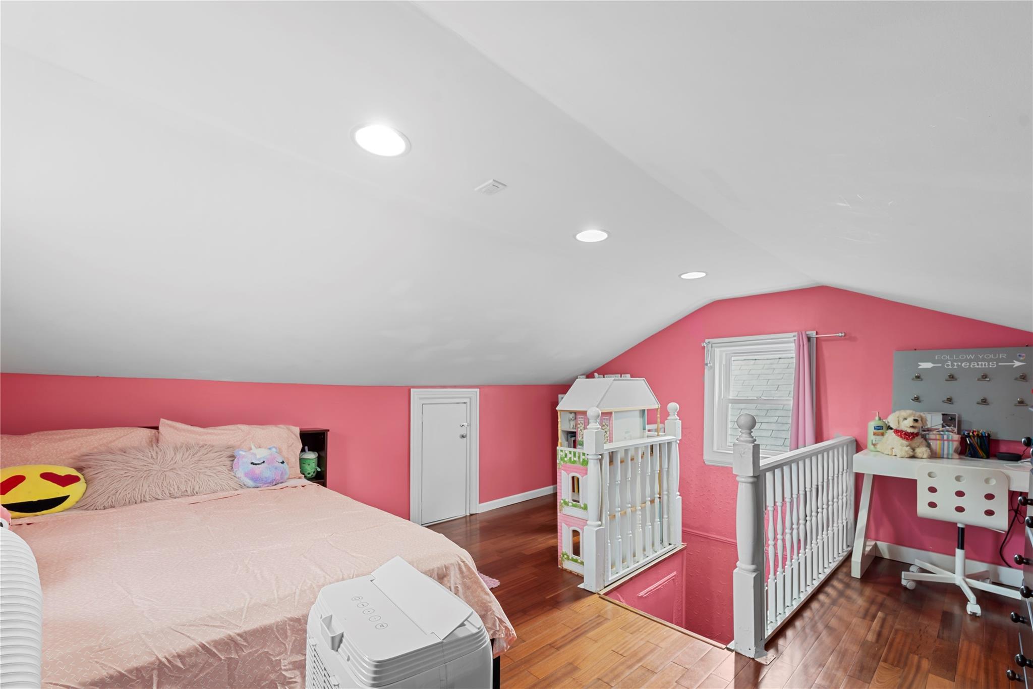 Single Family 91st  Queens, NY 11421, MLS-830703-25