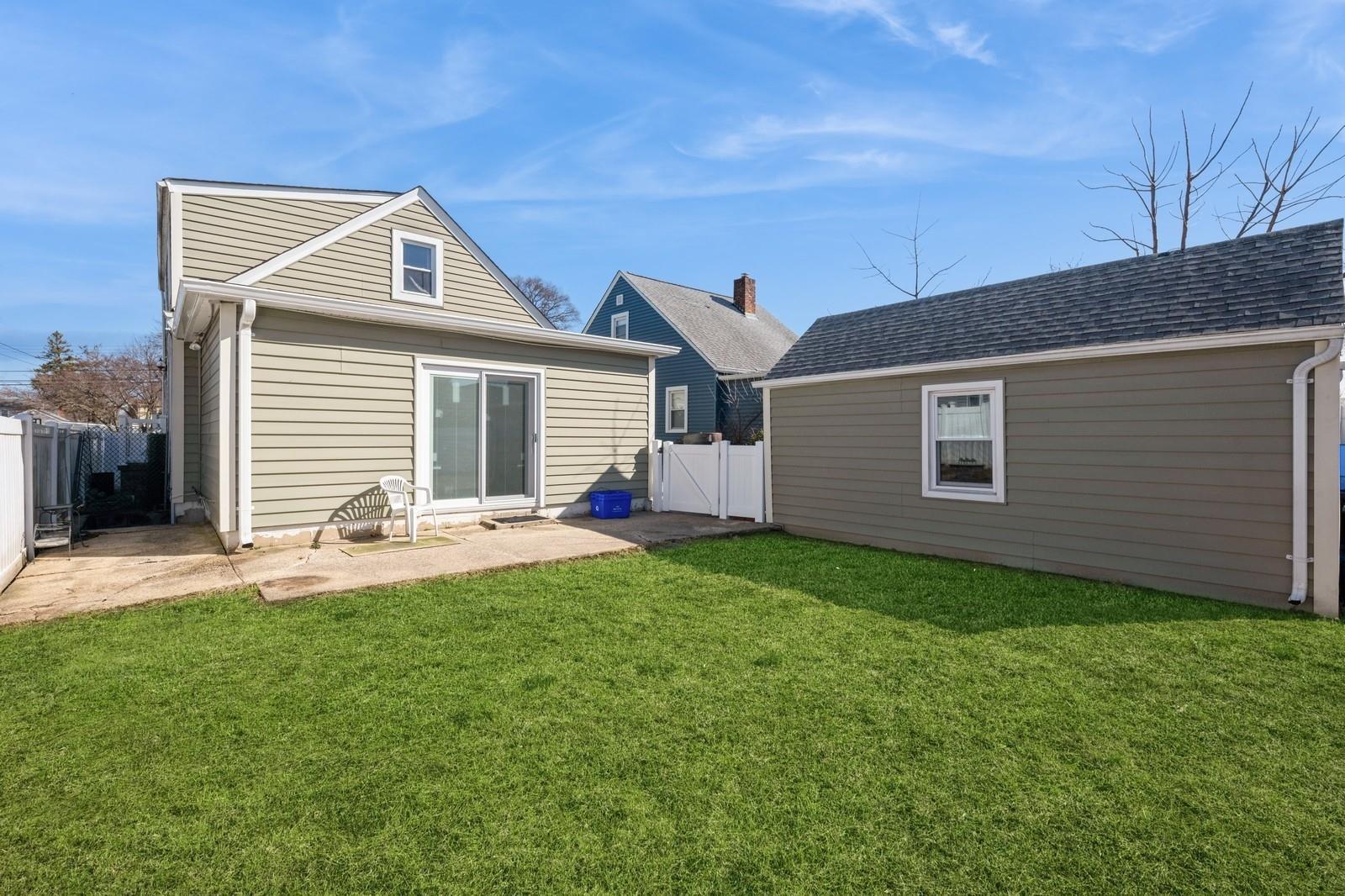 Single Family Cedar  Nassau County, NY 11575, MLS-830729-25