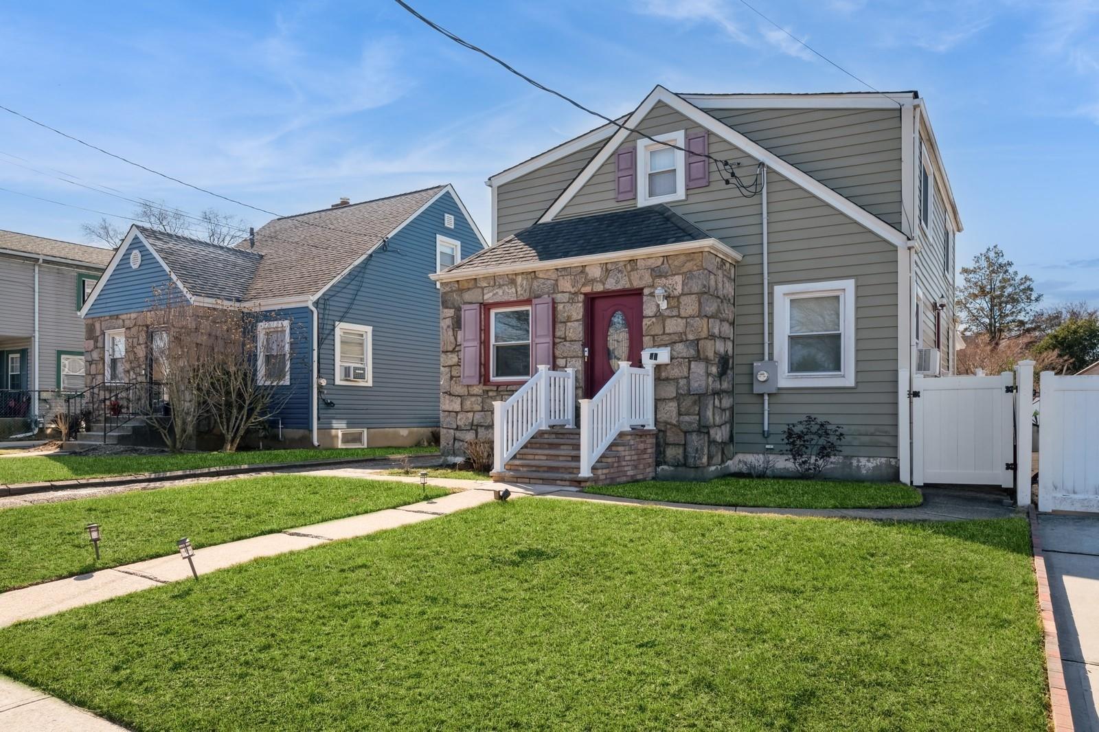 Single Family Cedar  Nassau County, NY 11575, MLS-830729-27