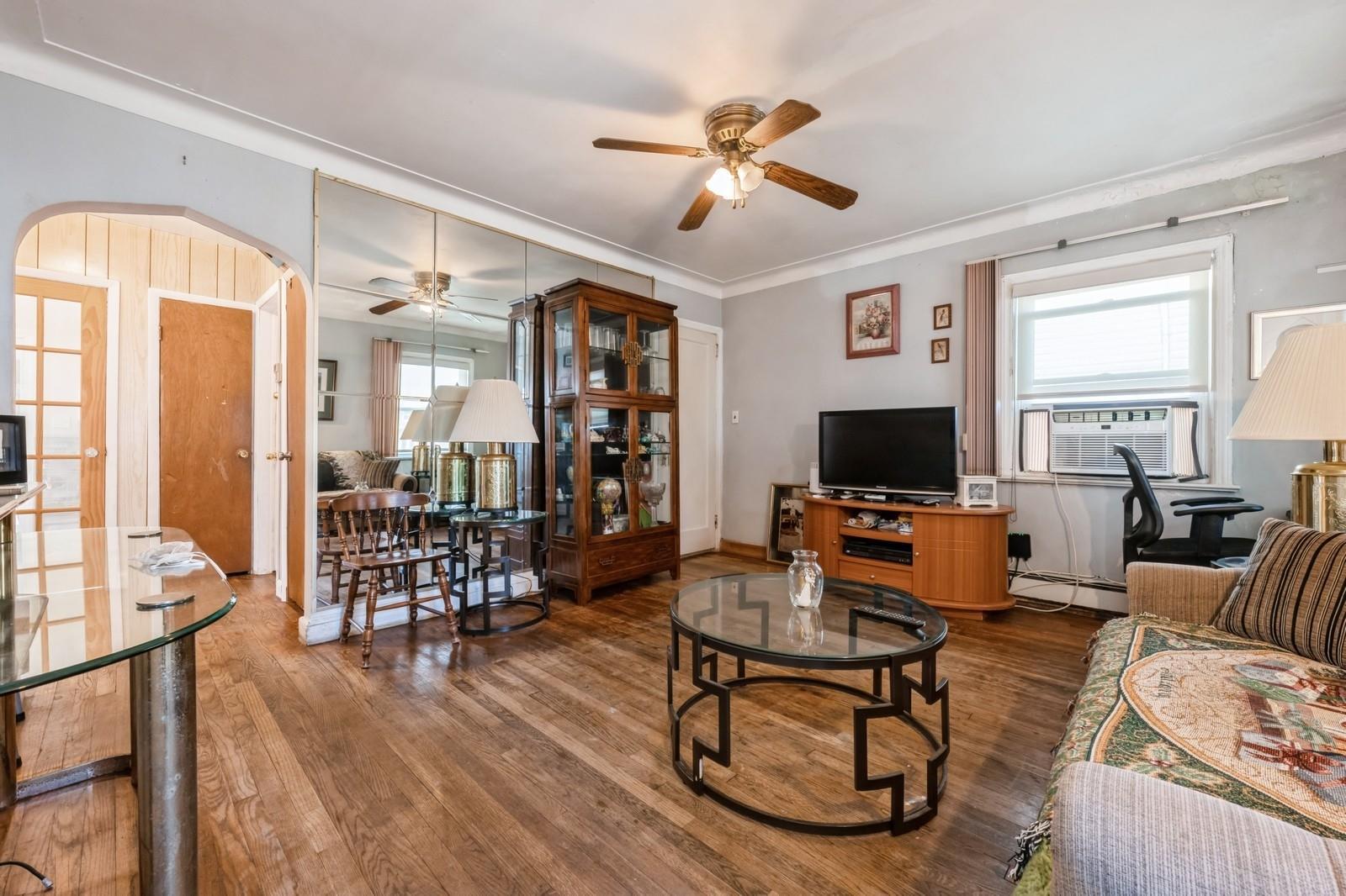 Single Family Cedar  Nassau County, NY 11575, MLS-830729-4