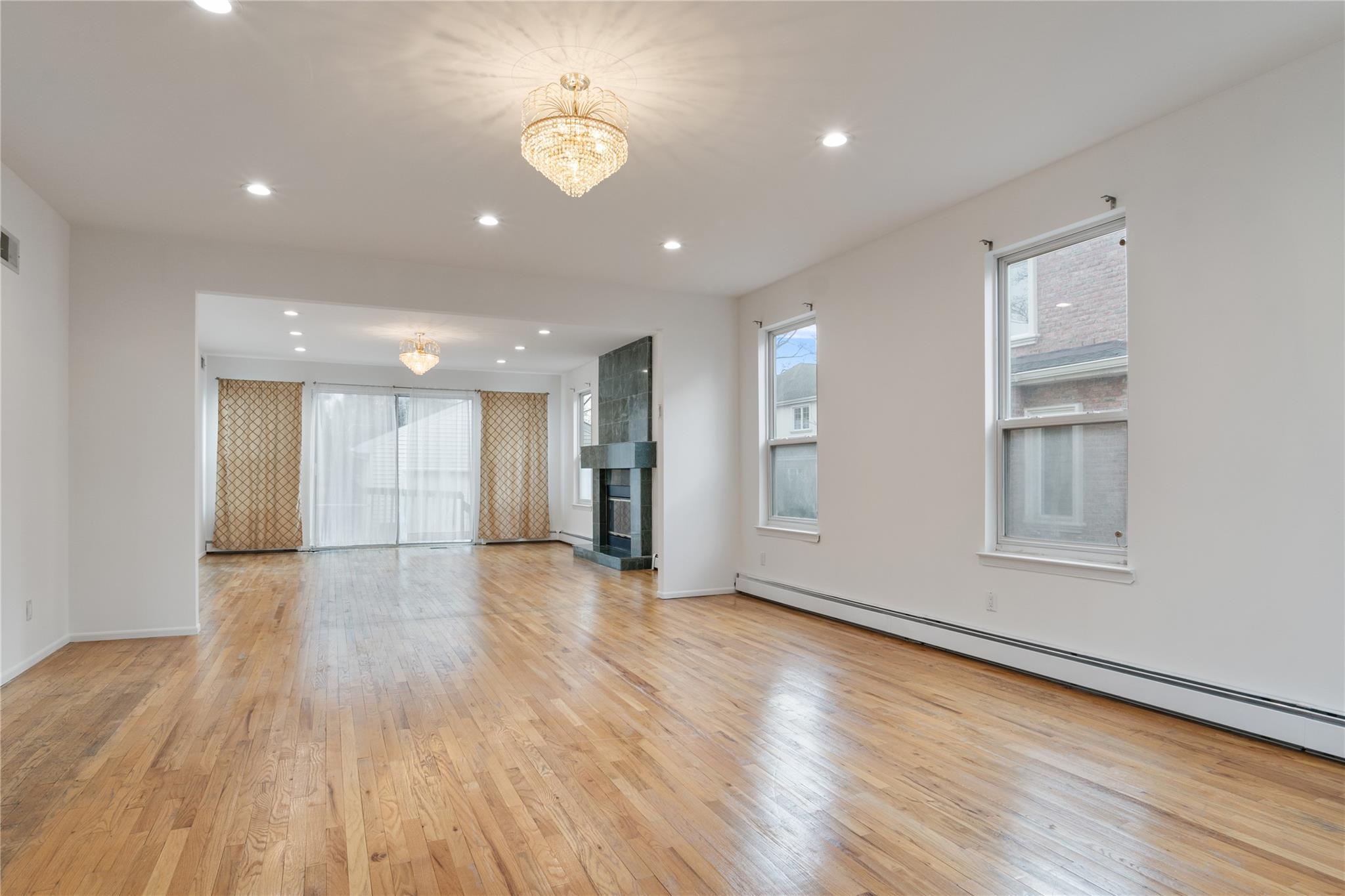 Single Family Hicks  Nassau County, NY 11024, MLS-830804-10