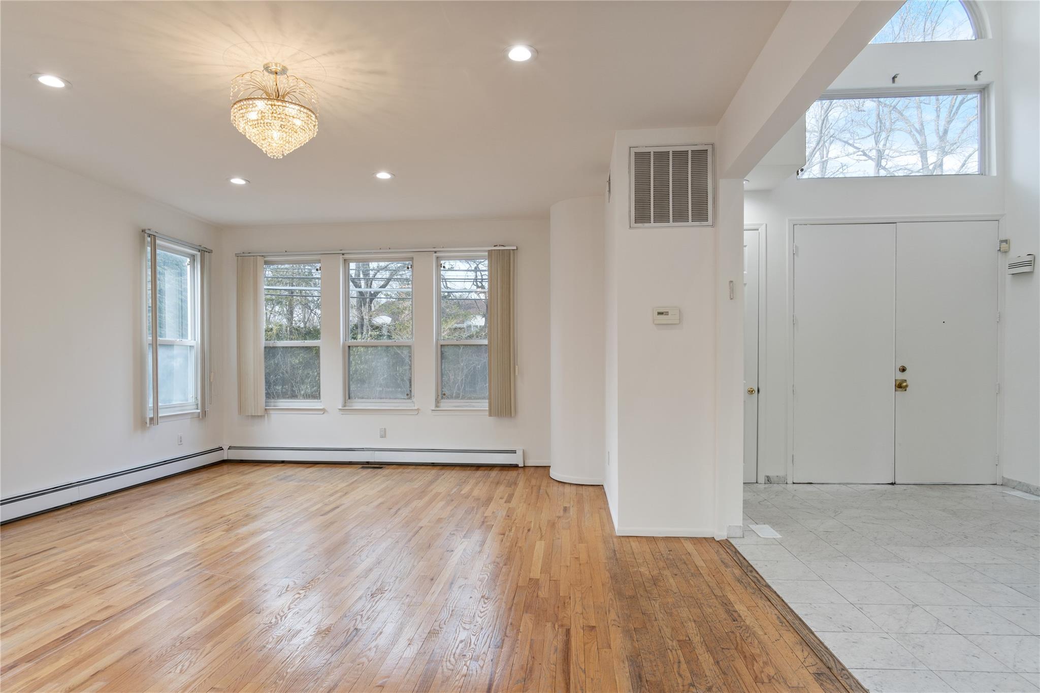 Single Family Hicks  Nassau County, NY 11024, MLS-830804-11