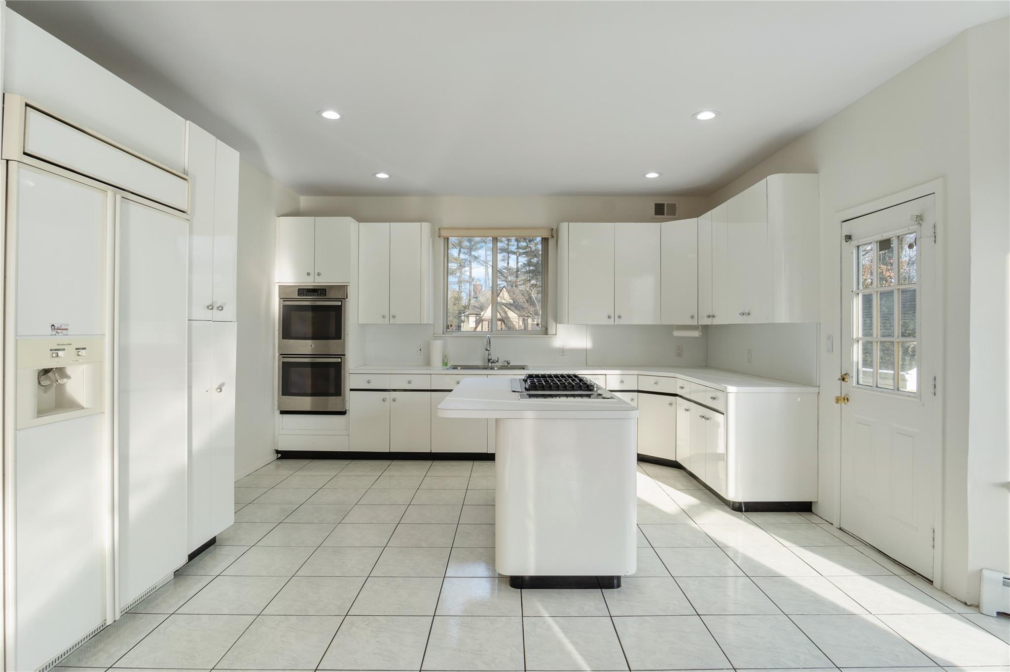 Single Family Hicks  Nassau County, NY 11024, MLS-830804-15