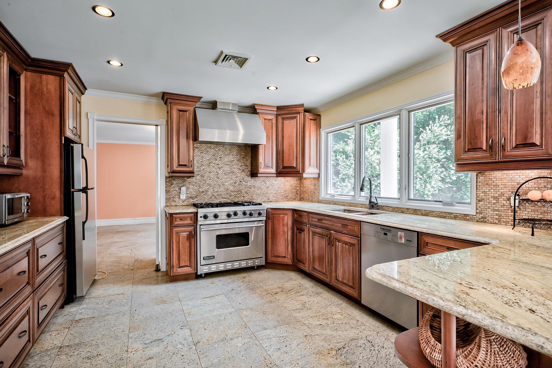 Single Family Harbor Acres  Nassau County, NY 11050, MLS-830806-11