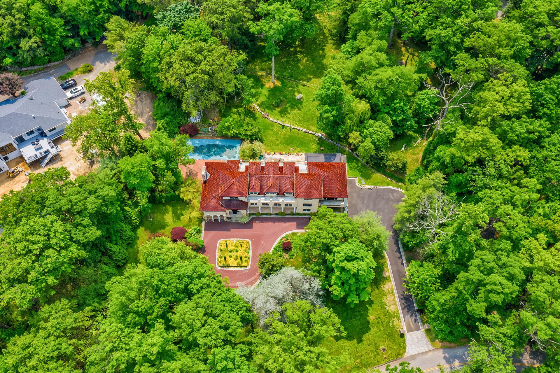 Single Family Harbor Acres  Nassau County, NY 11050, MLS-830806-22