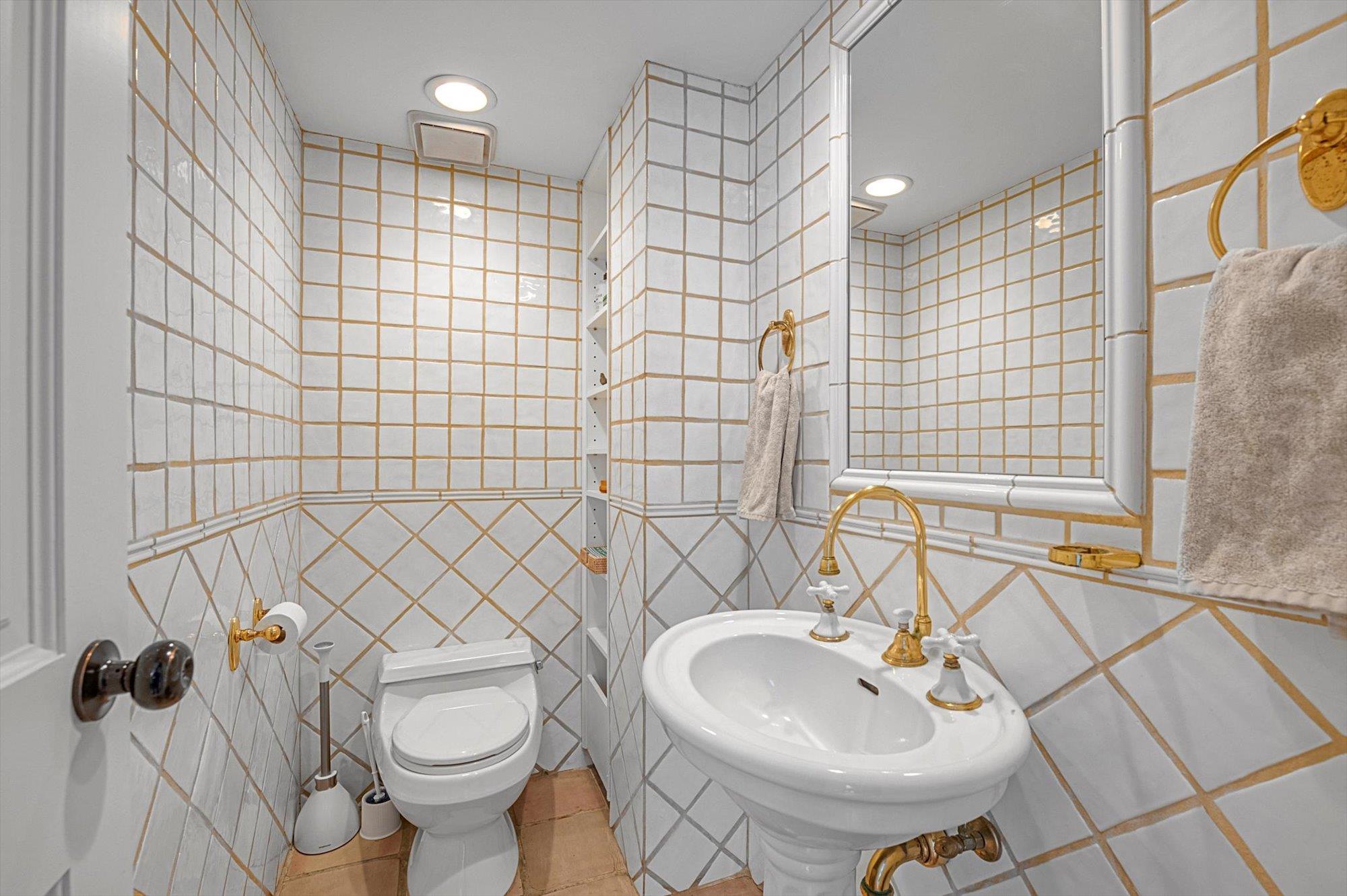 Single Family Aspen  Nassau County, NY 11021, MLS-830812-12