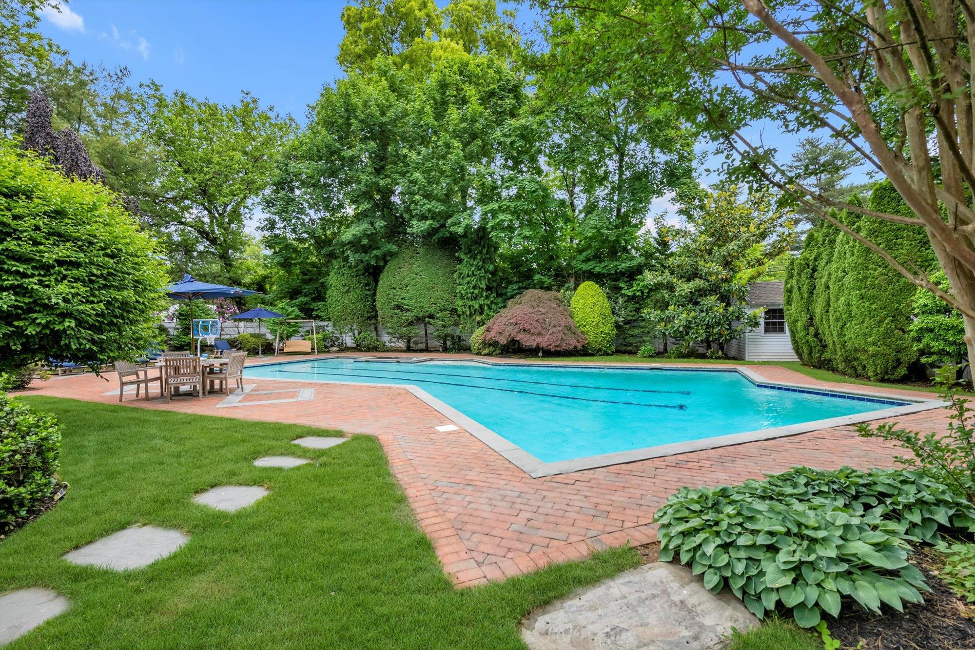 Single Family Aspen  Nassau County, NY 11021, MLS-830812-29