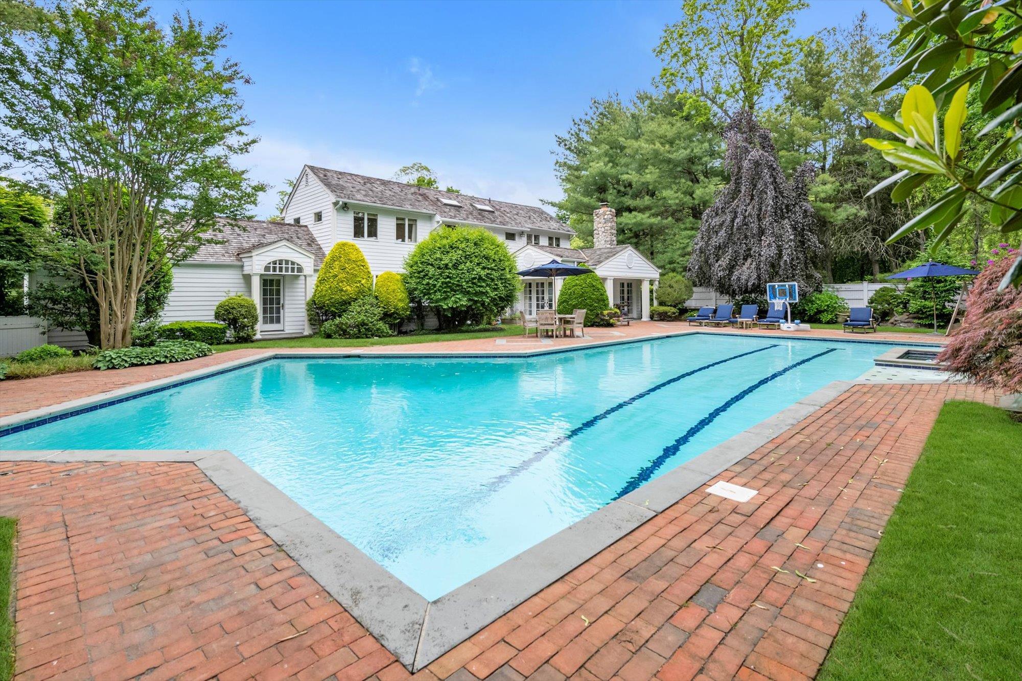 Single Family Aspen  Nassau County, NY 11021, MLS-830812-30