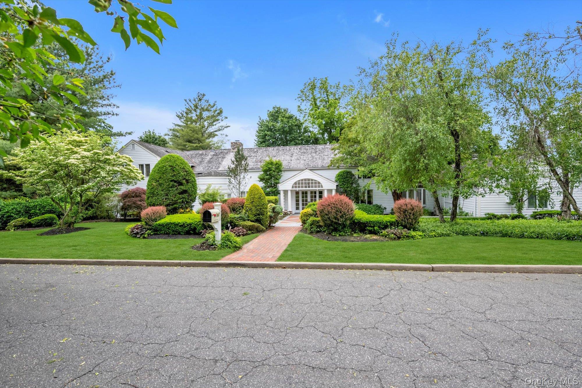 Single Family Aspen  Nassau County, NY 11021, MLS-830812-39