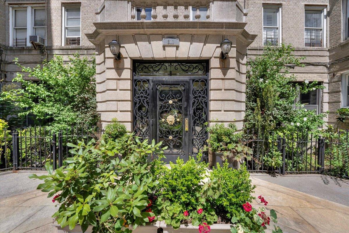 Coop Walton  Bronx, NY 10451, MLS-830876-9