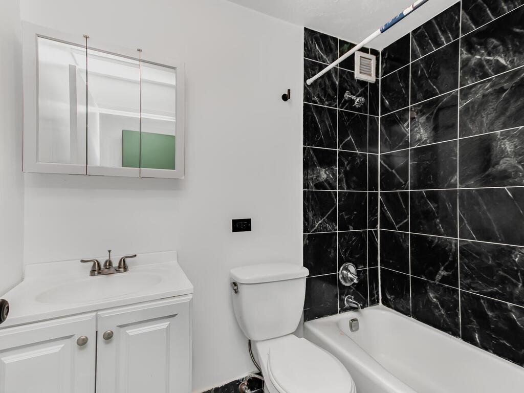 Apartment Netherland  Bronx, NY 10463, MLS-830882-4