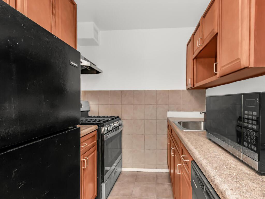 Apartment Netherland  Bronx, NY 10463, MLS-830882-6