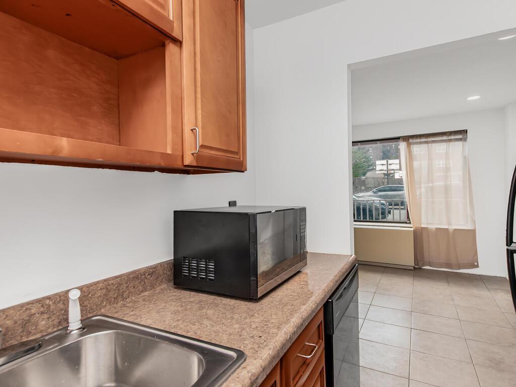 Apartment Netherland  Bronx, NY 10463, MLS-830882-7