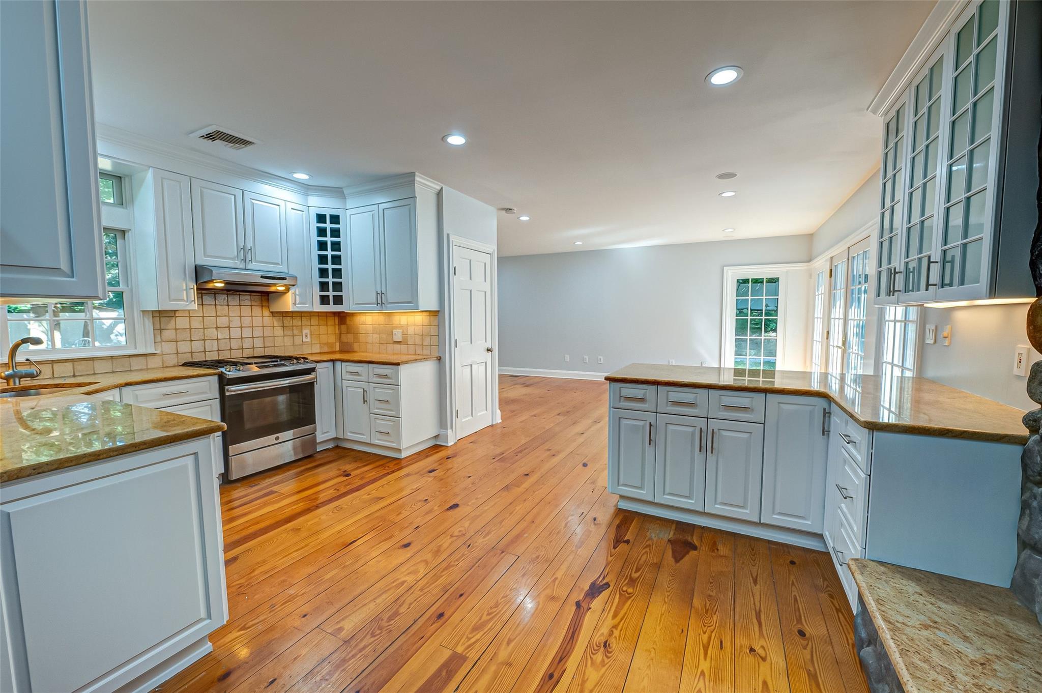Single Family Sunken Meadow  Suffolk County, NY 11768, MLS-830936-5