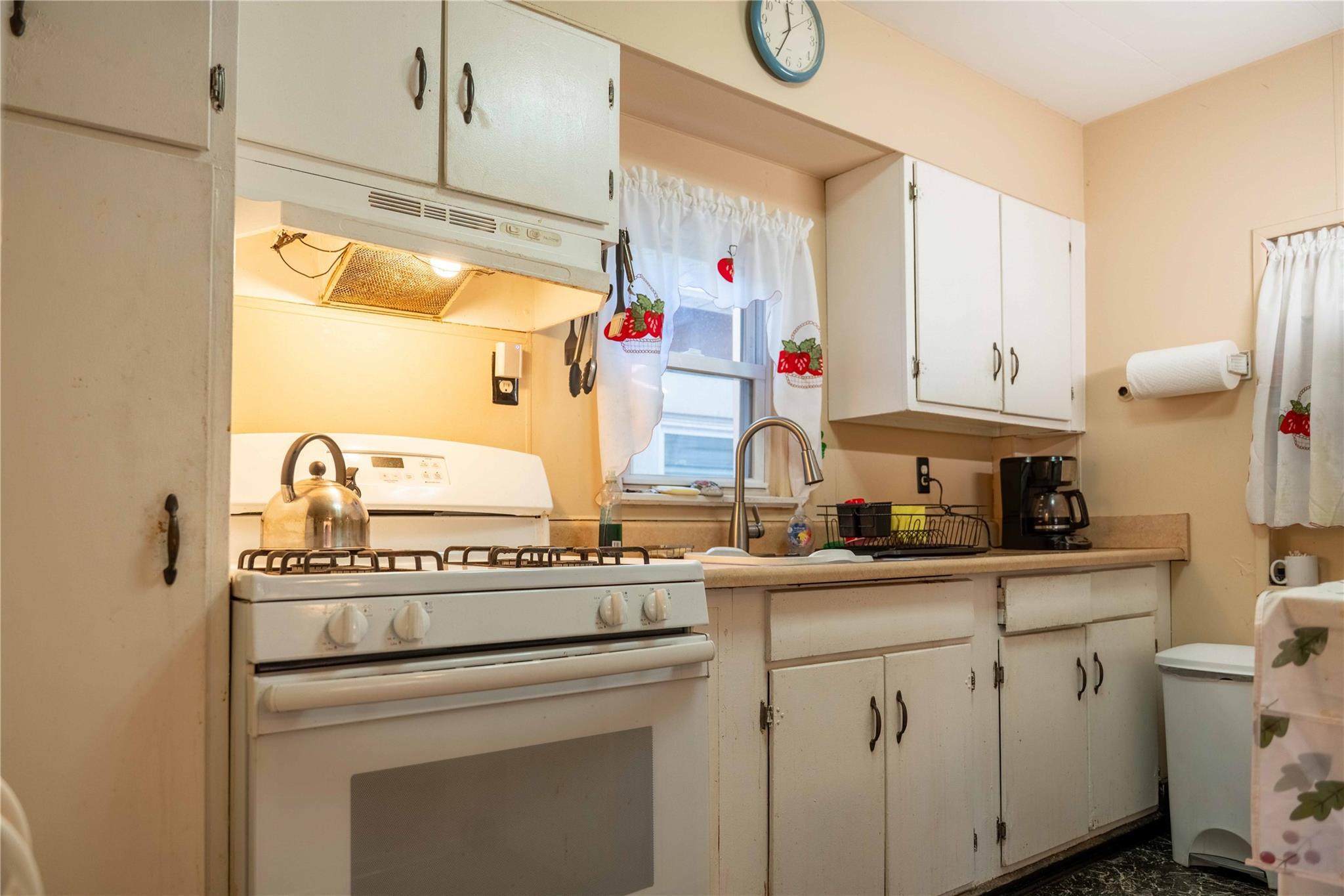 Single Family Logan  Bronx, NY 10465, MLS-831031-6