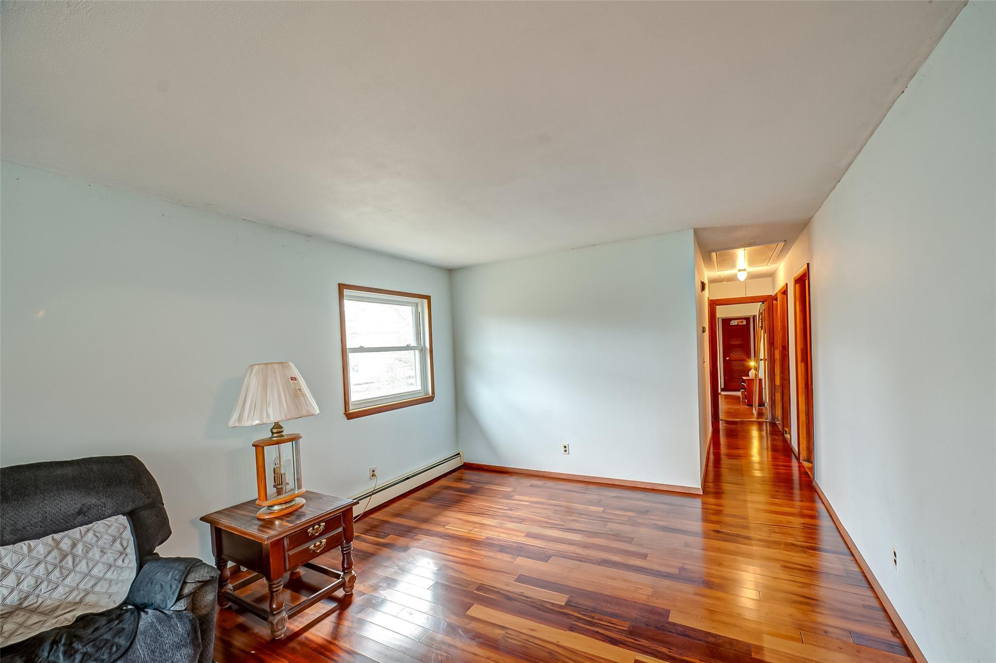 Single Family Hemlock  Suffolk County, NY 11951, MLS-831044-9