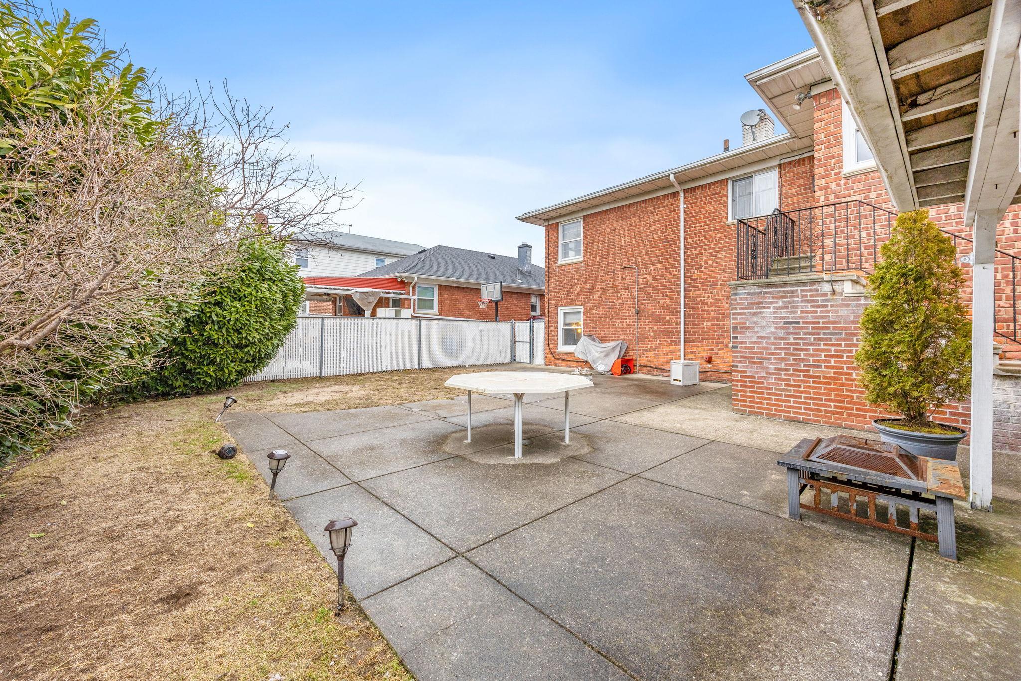 Single Family 97th  Queens, NY 11414, MLS-831070-27