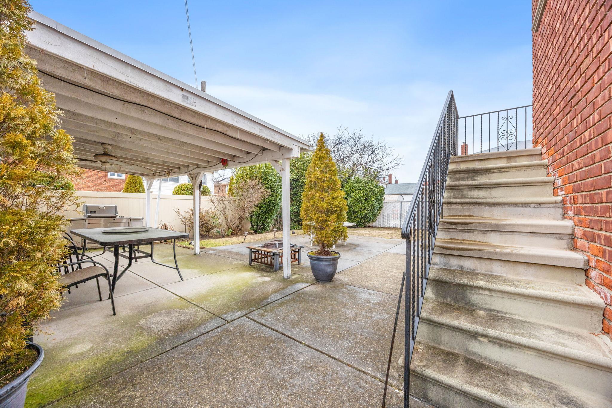 Single Family 97th  Queens, NY 11414, MLS-831070-29