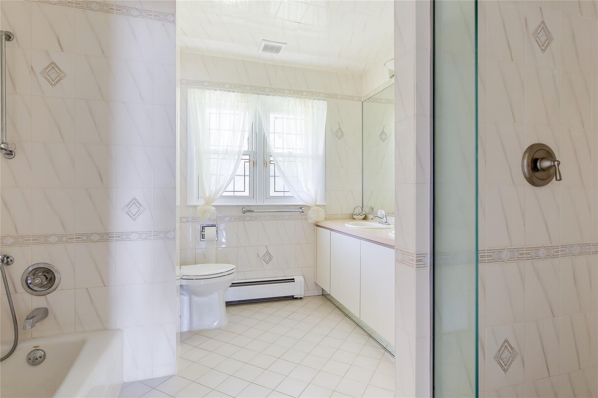 Single Family Cricket Nassau County, NY 11024, MLS-831115-20