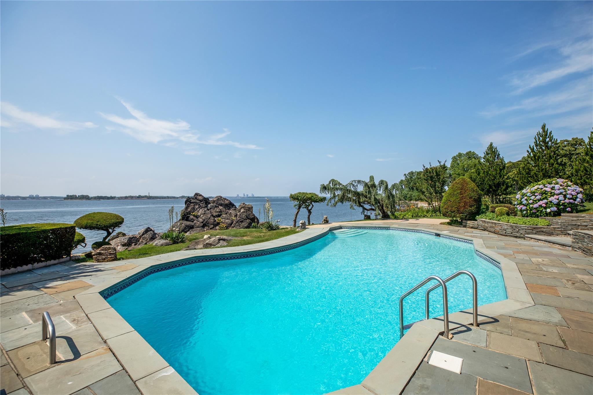 Single Family Cricket Nassau County, NY 11024, MLS-831115-7