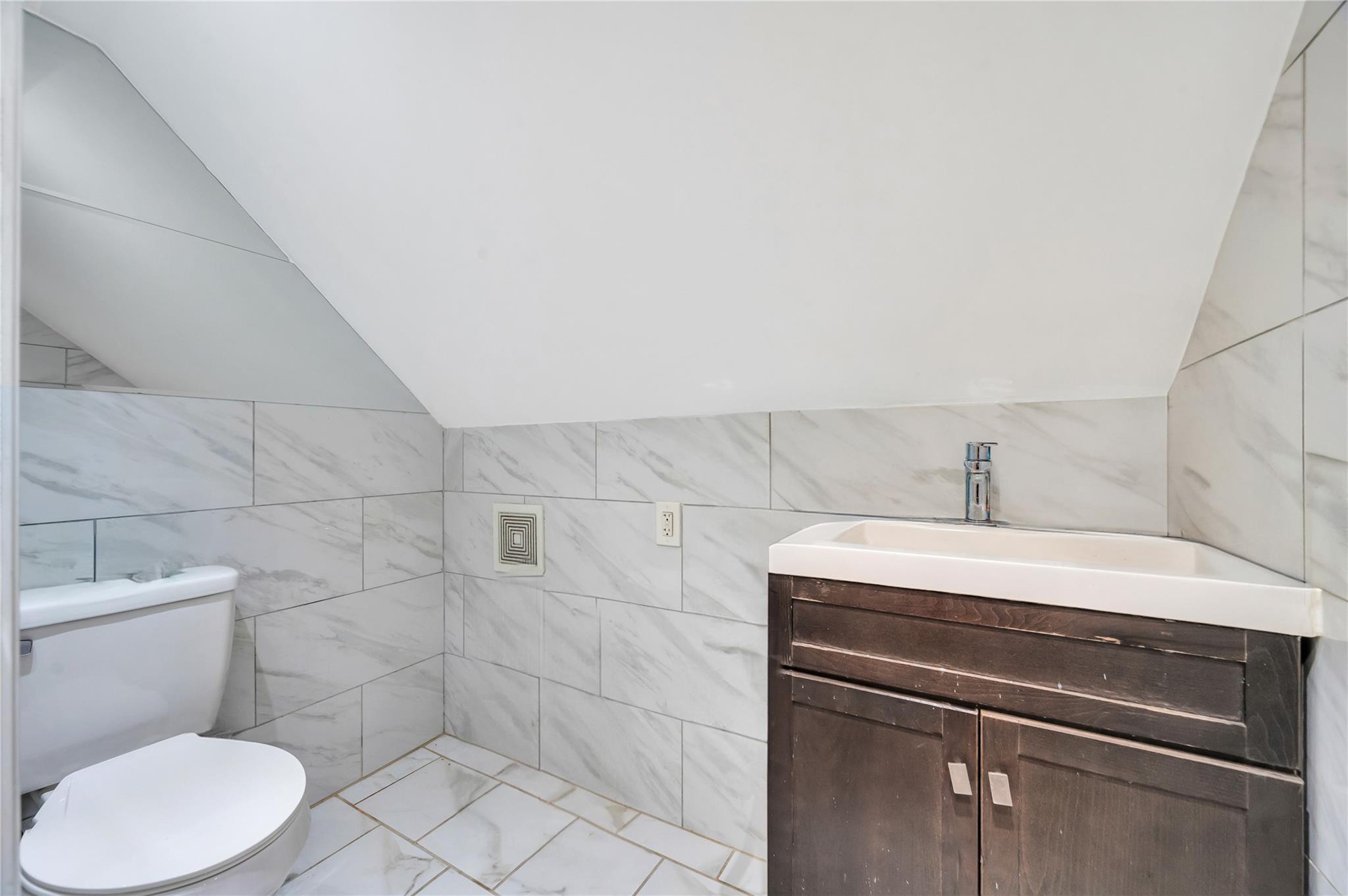 Single Family Schiller  Nassau County, NY 11801, MLS-831124-15