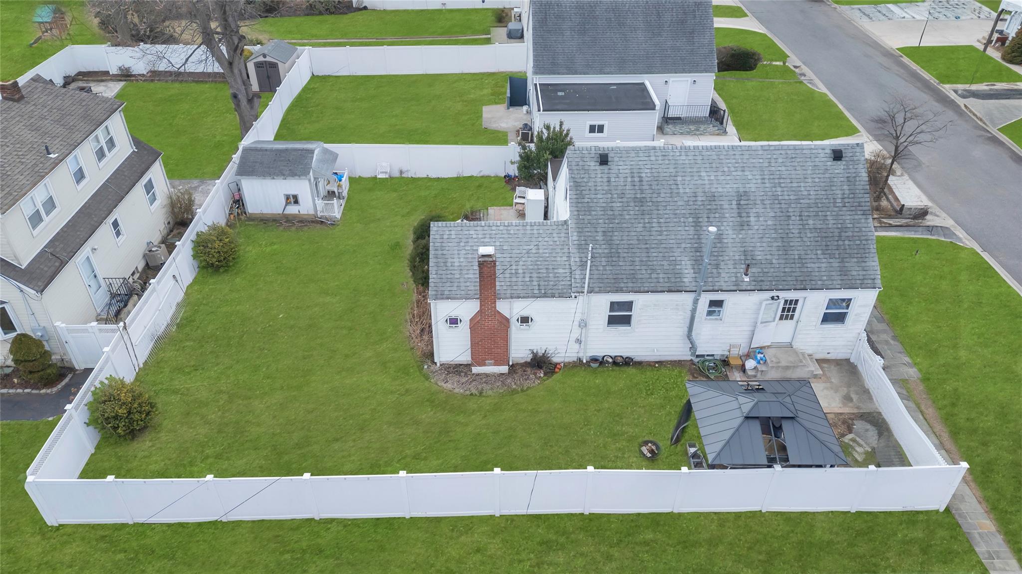 Single Family Schiller  Nassau County, NY 11801, MLS-831124-2