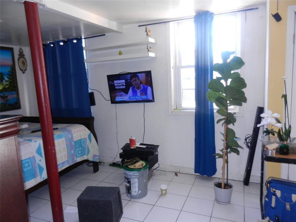 Single Family Essex  Brooklyn, NY 11208, MLS-831150-14
