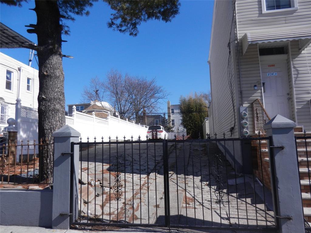 Single Family Essex  Brooklyn, NY 11208, MLS-831150-2