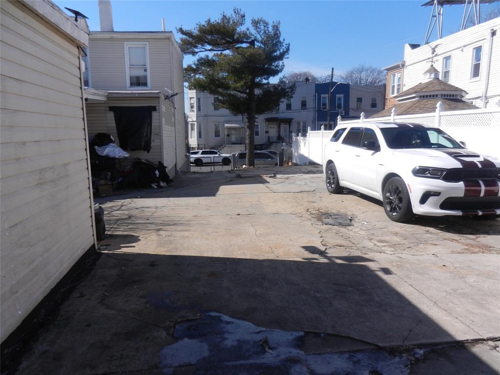Single Family Essex  Brooklyn, NY 11208, MLS-831150-21
