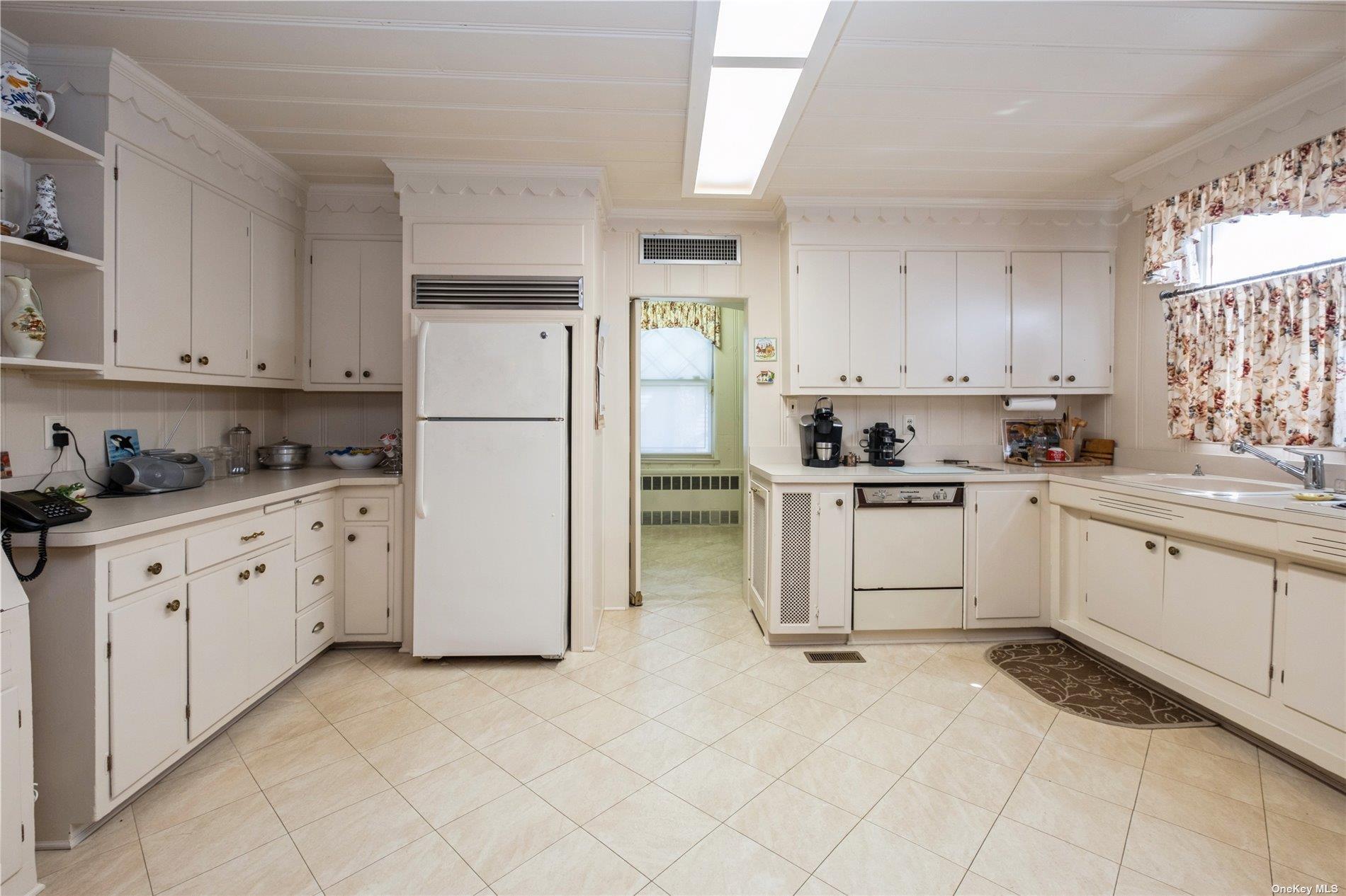 Single Family Oxford  Nassau County, NY 11516, MLS-831240-12