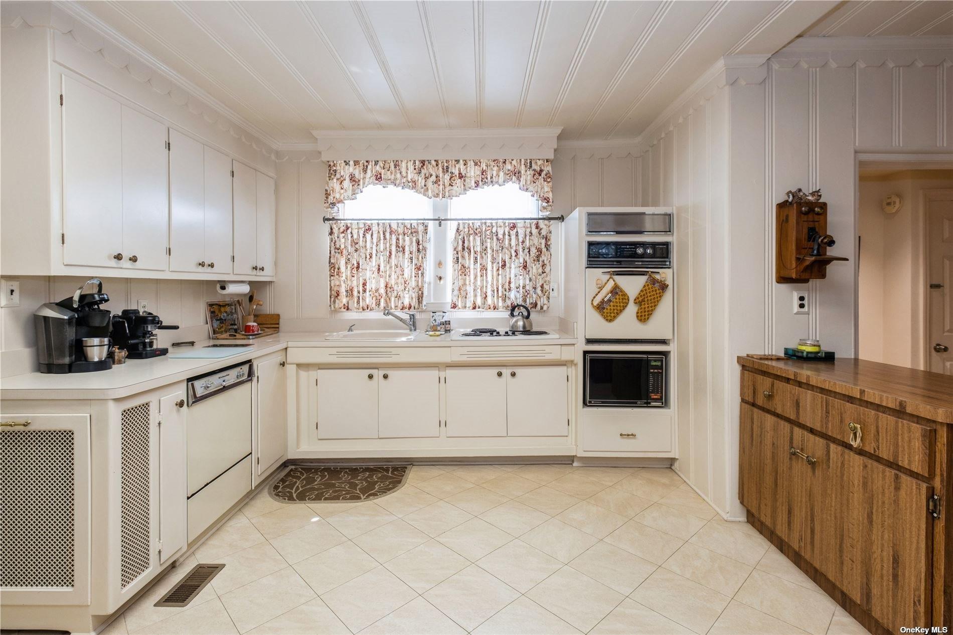 Single Family Oxford  Nassau County, NY 11516, MLS-831240-15