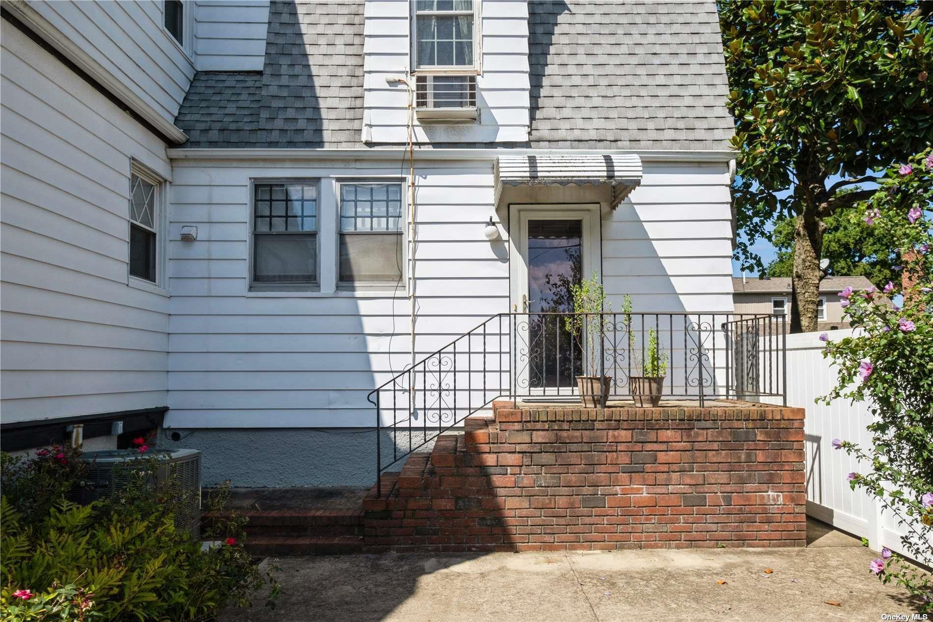 Single Family Oxford  Nassau County, NY 11516, MLS-831240-27