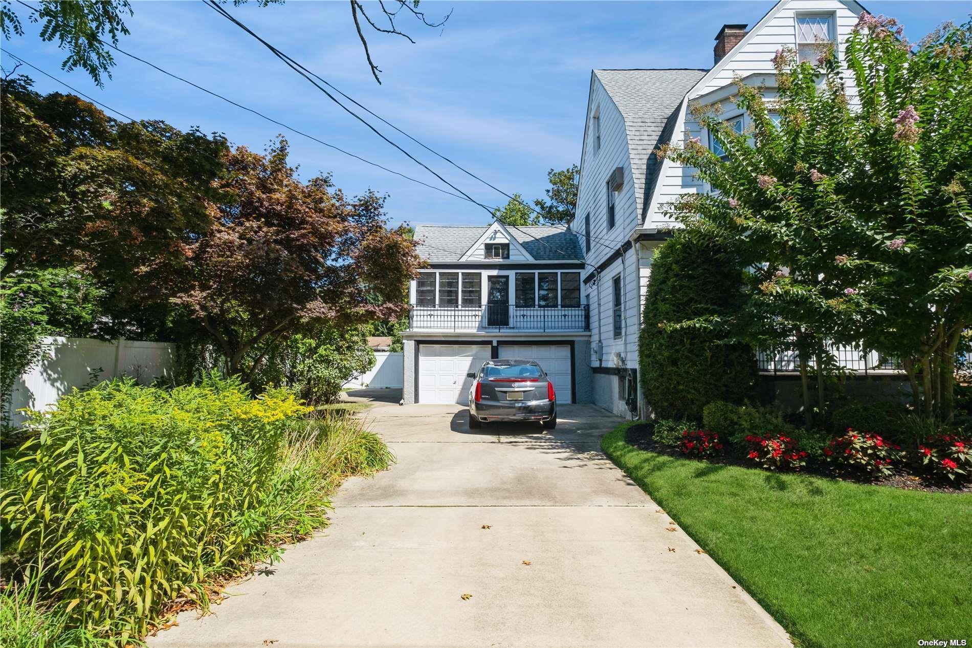 Single Family Oxford  Nassau County, NY 11516, MLS-831240-28
