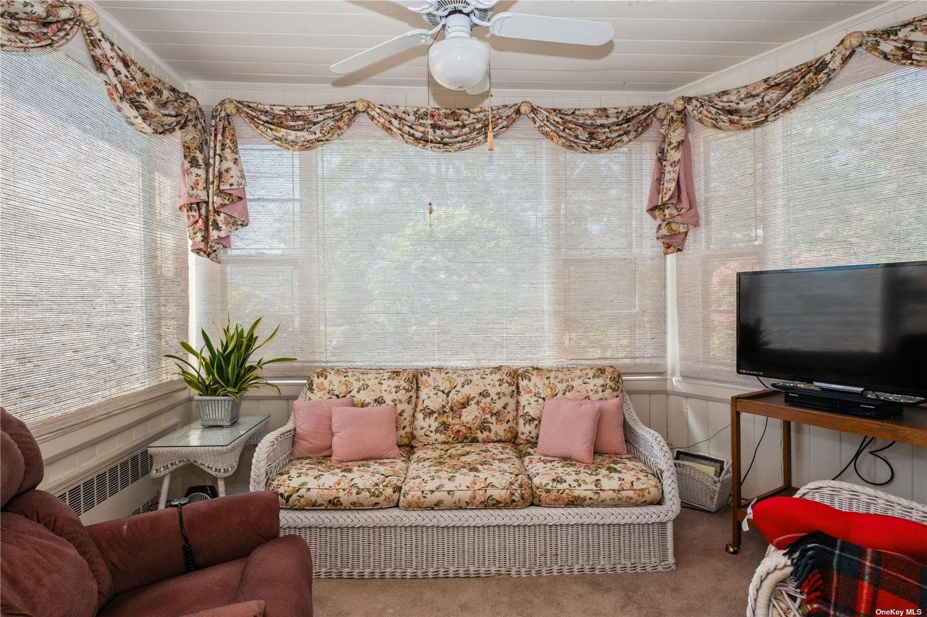Single Family Oxford  Nassau County, NY 11516, MLS-831240-7