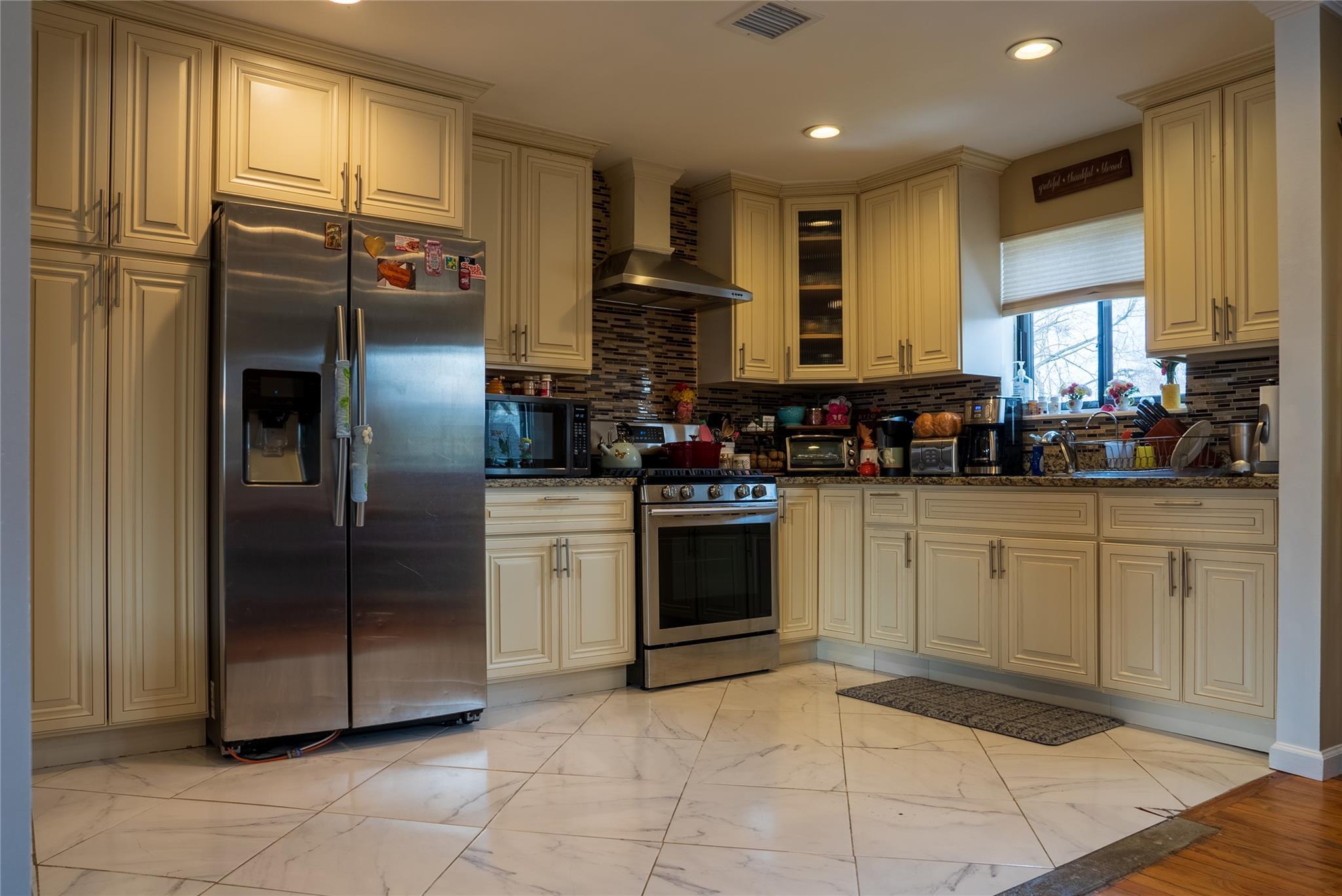 Single Family Wyman  Suffolk County, NY 11746, MLS-831263-6