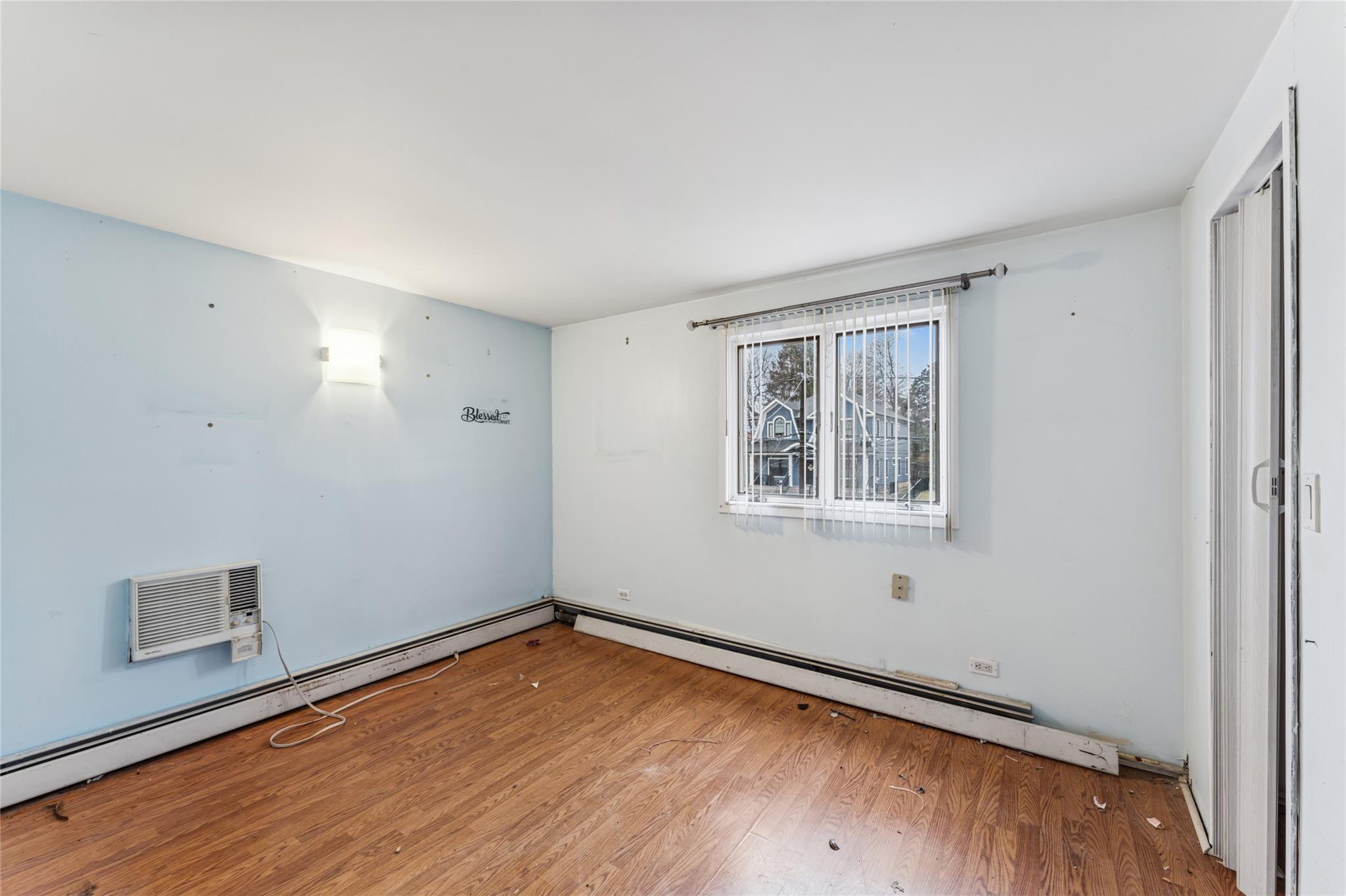 Single Family Foxcroft  Nassau County, NY 11507, MLS-831295-11