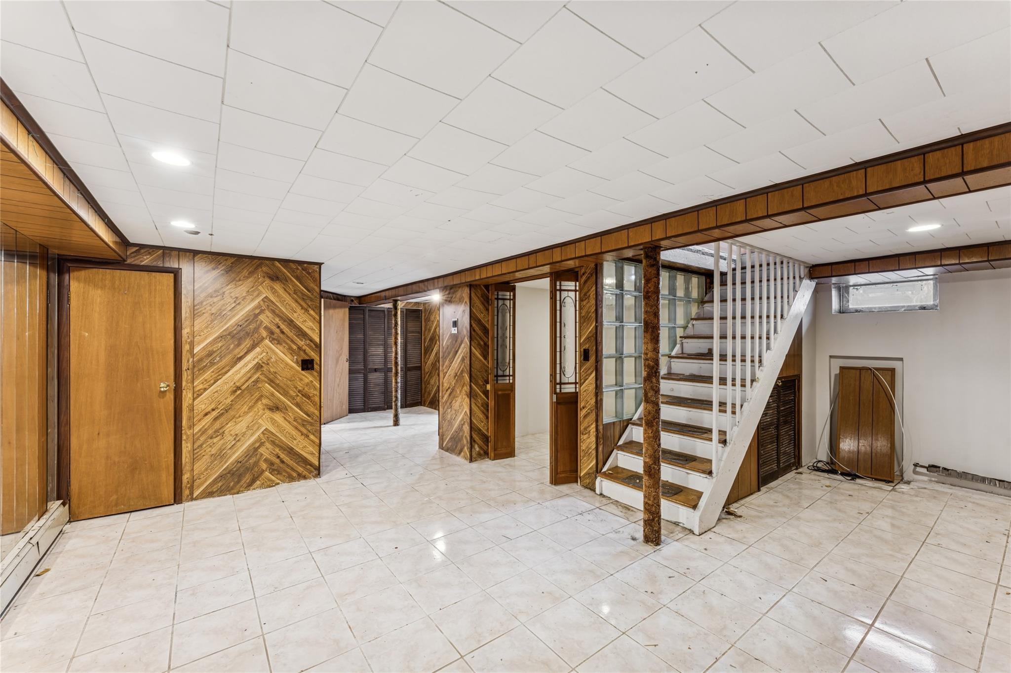 Single Family Foxcroft  Nassau County, NY 11507, MLS-831295-15