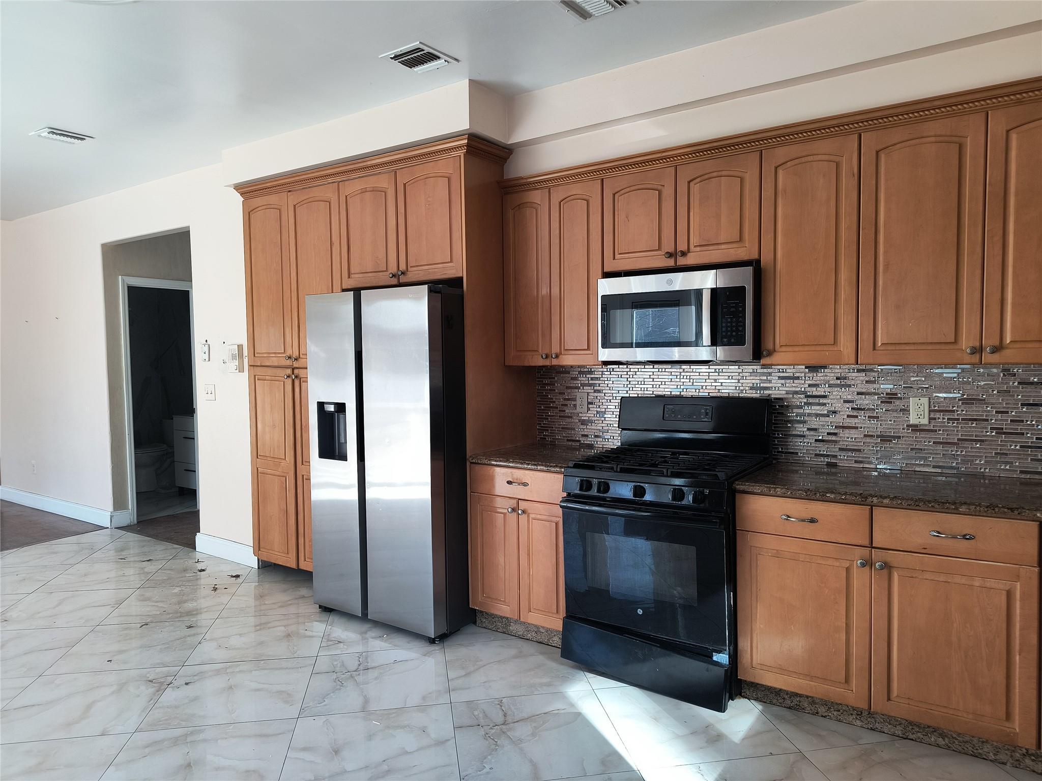 Single Family Maple  Rockland County, NY 10952, MLS-831338-20