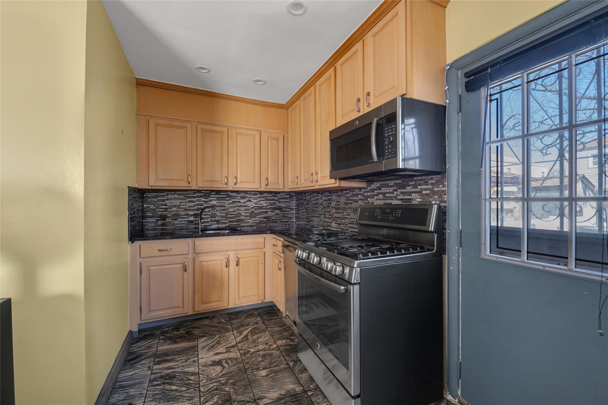Single Family 104th  Brooklyn, NY 11236, MLS-831363-7