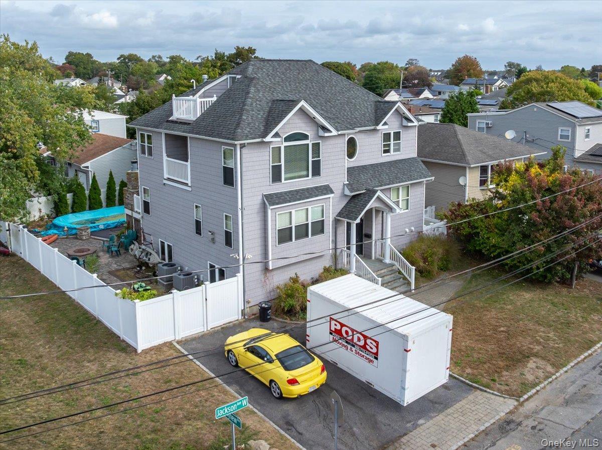 Single Family Jackson  Suffolk County, NY 11702, MLS-831367-27