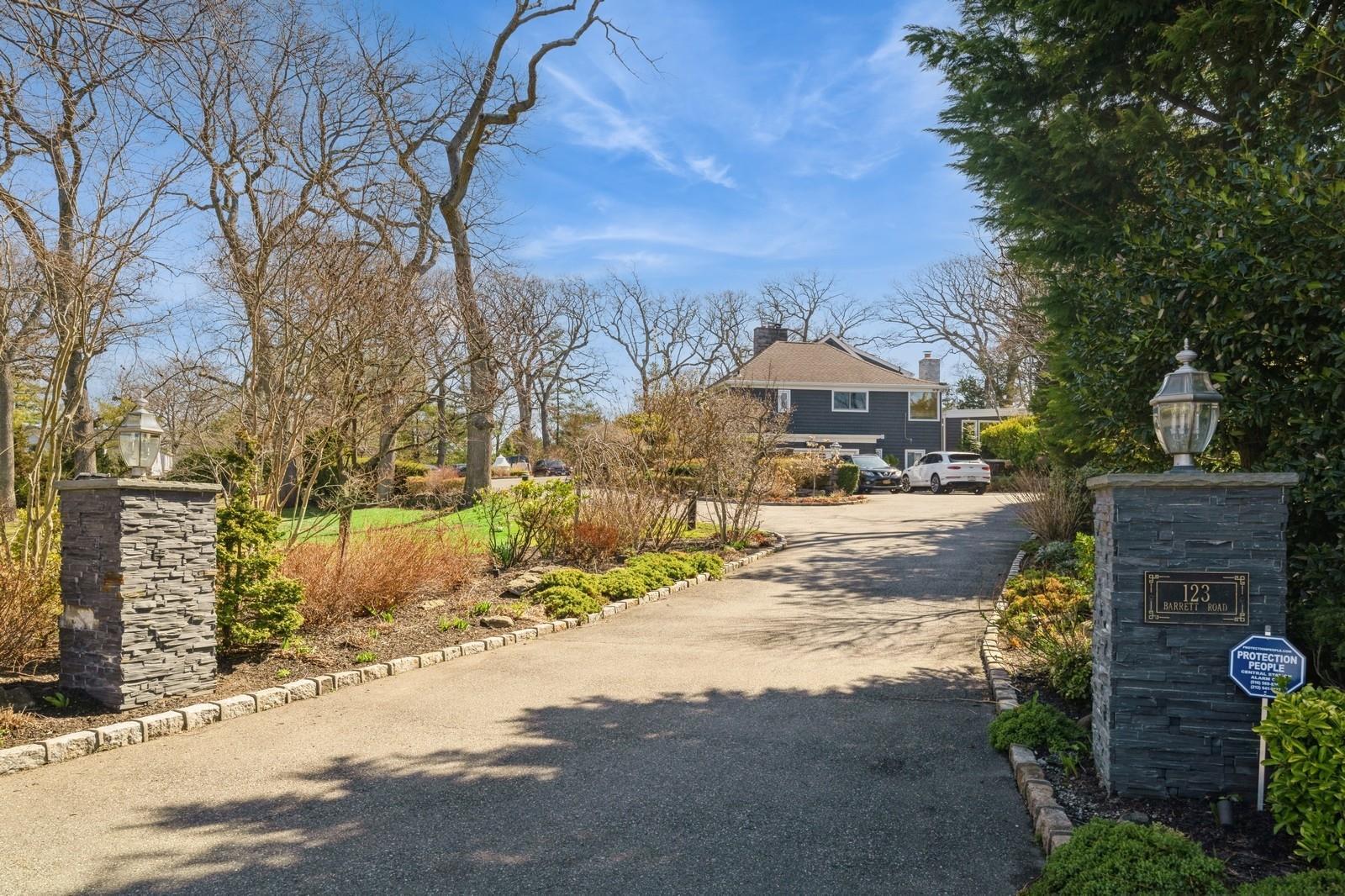 Single Family Barrett  Nassau County, NY 11559, MLS-831476-2