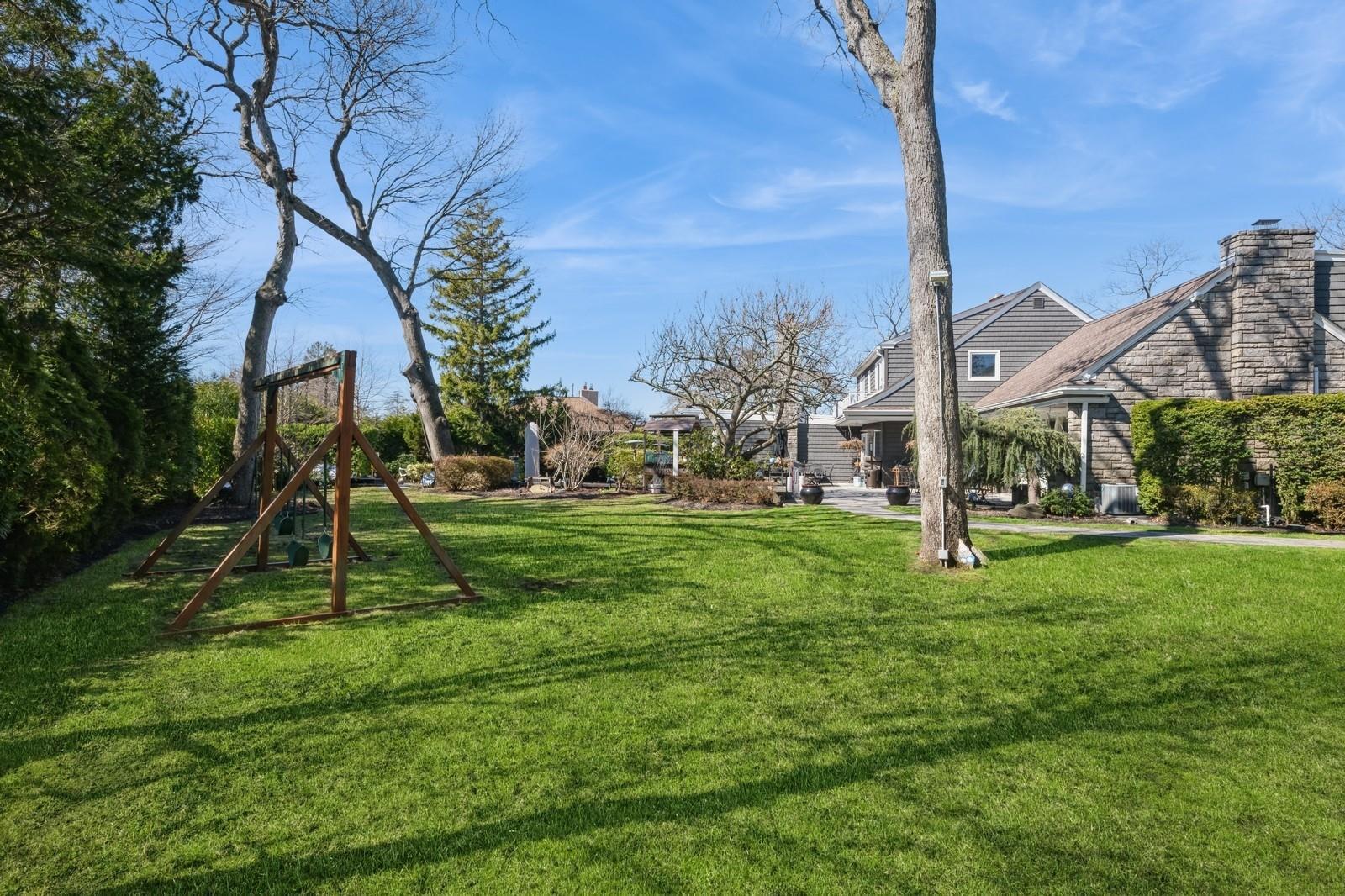 Single Family Barrett  Nassau County, NY 11559, MLS-831476-28