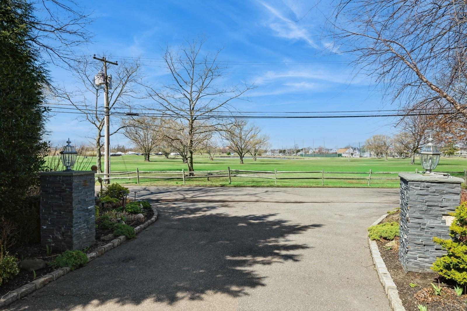 Single Family Barrett  Nassau County, NY 11559, MLS-831476-30