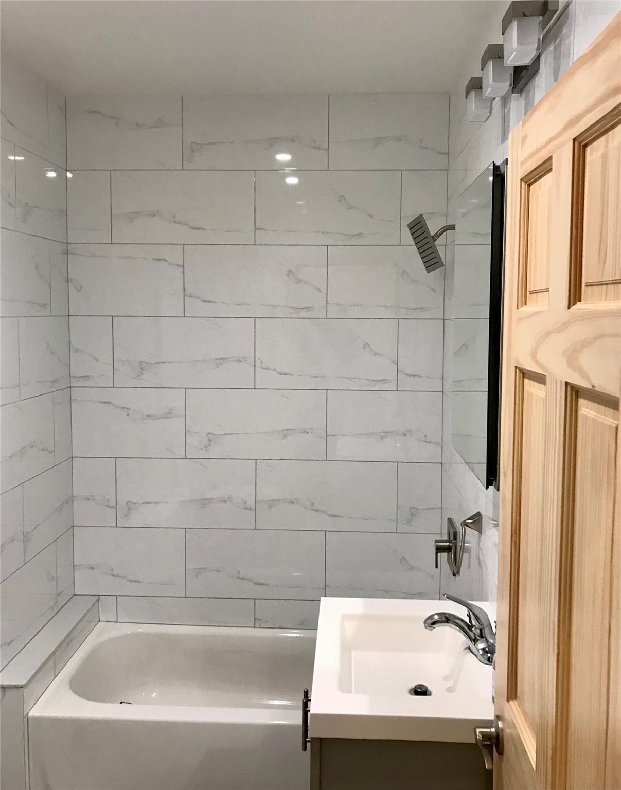 Single Family 60th  Queens, NY 11385, MLS-831498-7