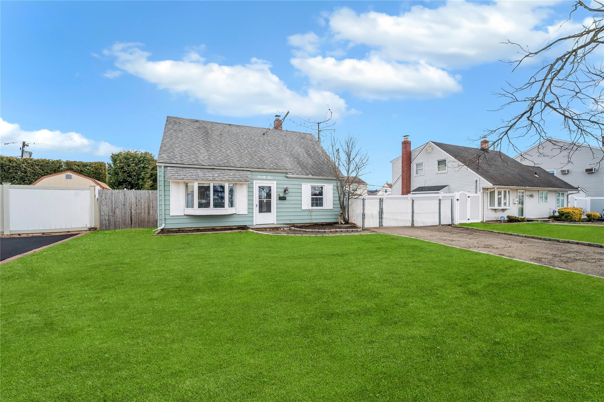 Single Family Saddle  Nassau County, NY 11756, MLS-831518-2