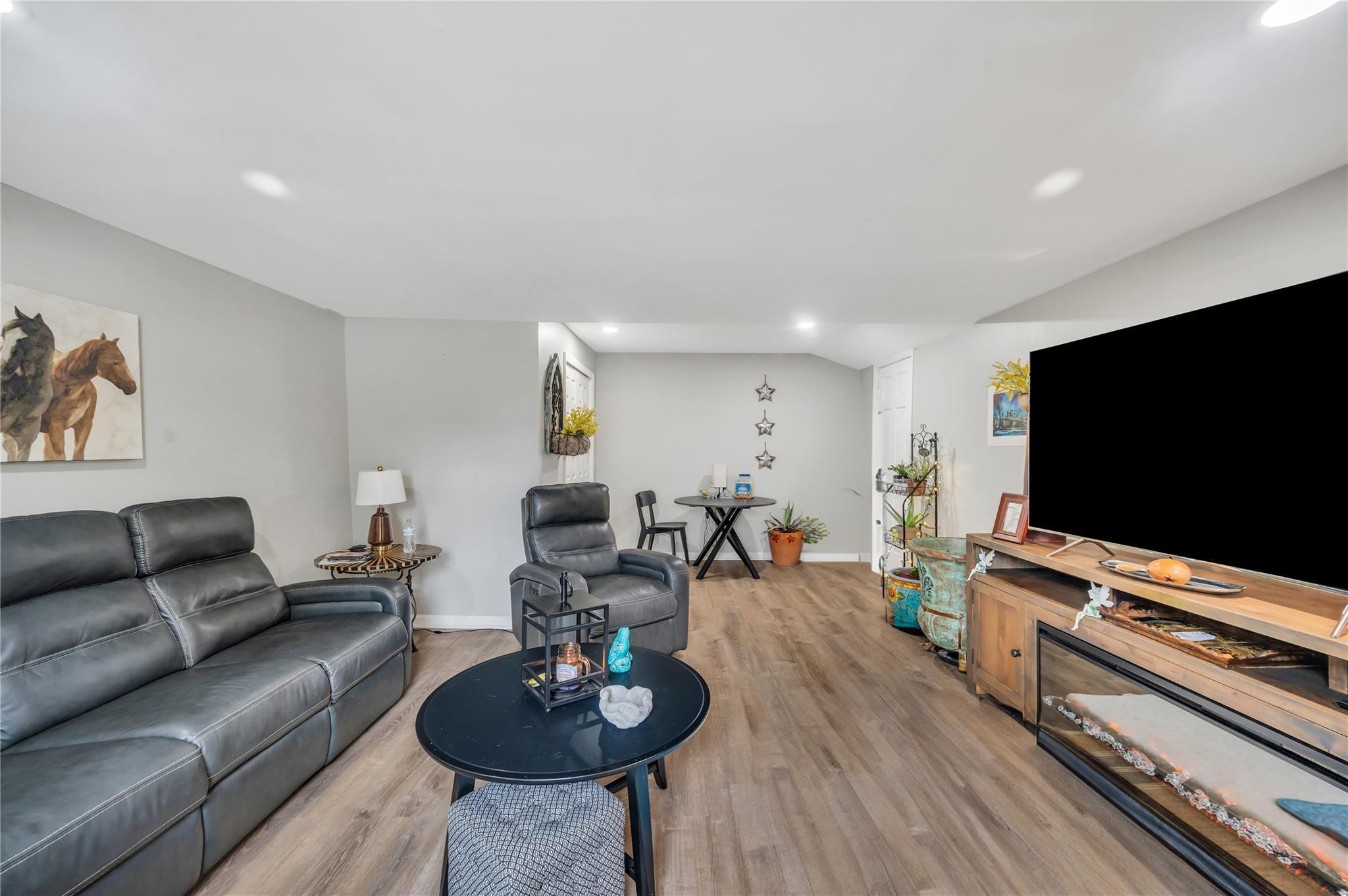 Single Family Saddle  Nassau County, NY 11756, MLS-831518-5