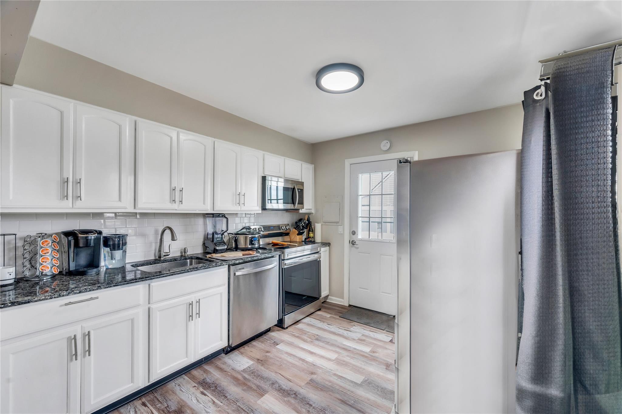 Single Family Saddle  Nassau County, NY 11756, MLS-831518-8