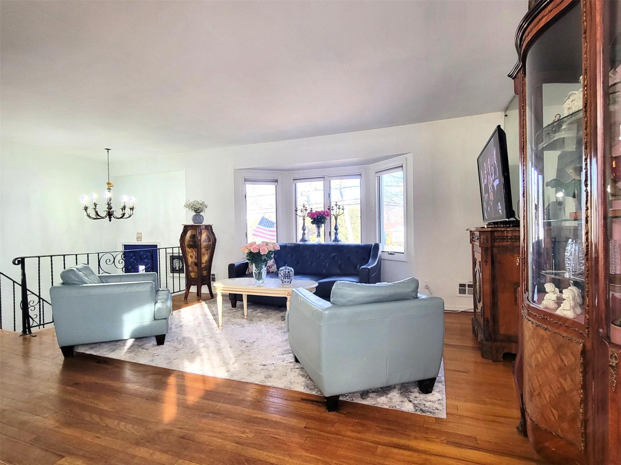 Single Family Clay Pitts  Suffolk County, NY 11731, MLS-831541-5