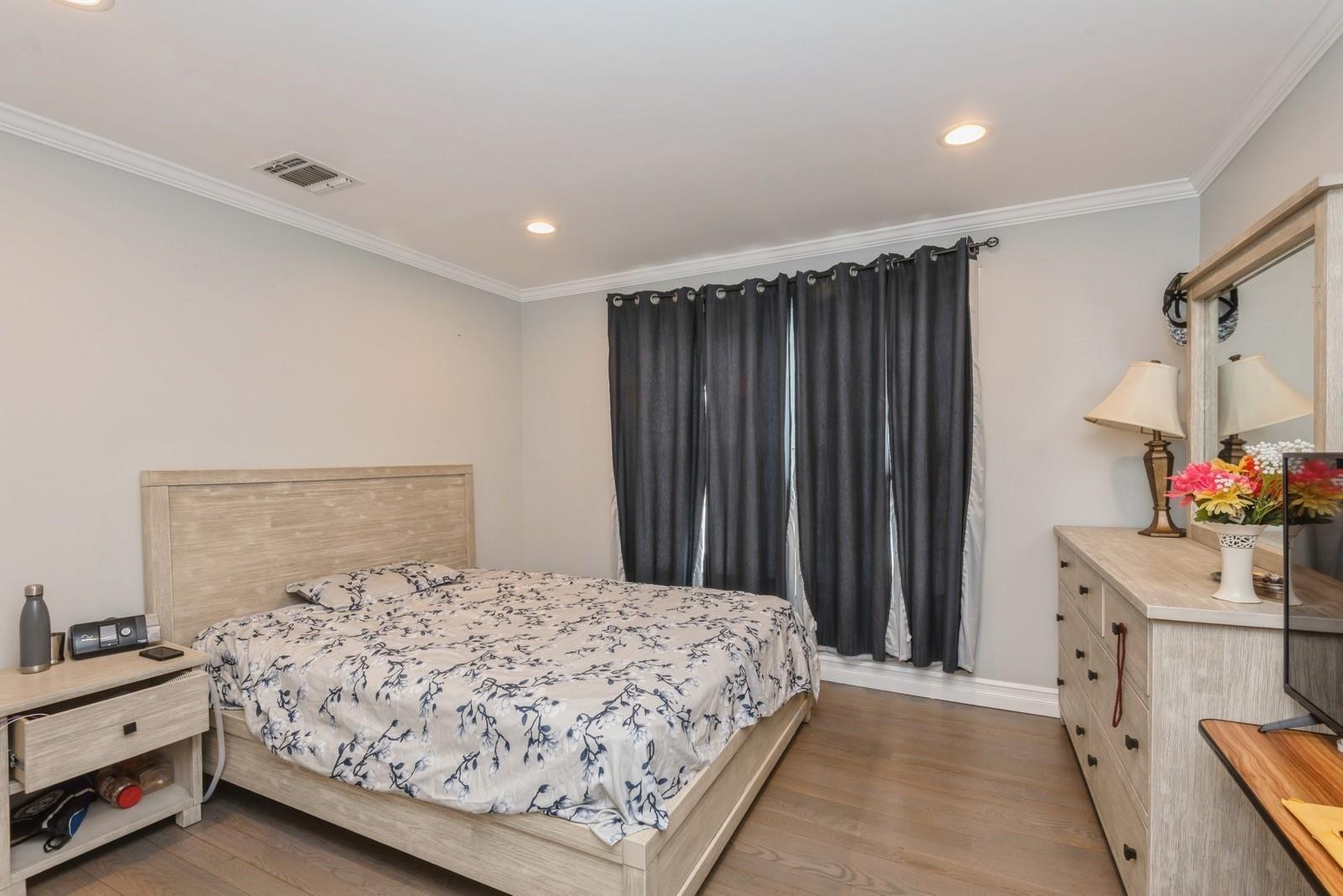 Single Family Logan  Nassau County, NY 11793, MLS-831566-17