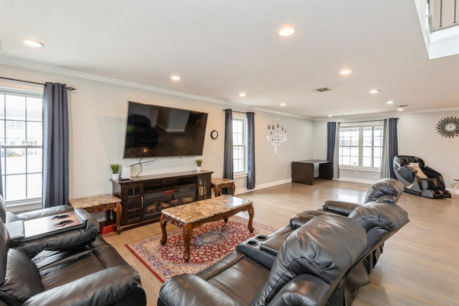 Single Family Logan  Nassau County, NY 11793, MLS-831566-4